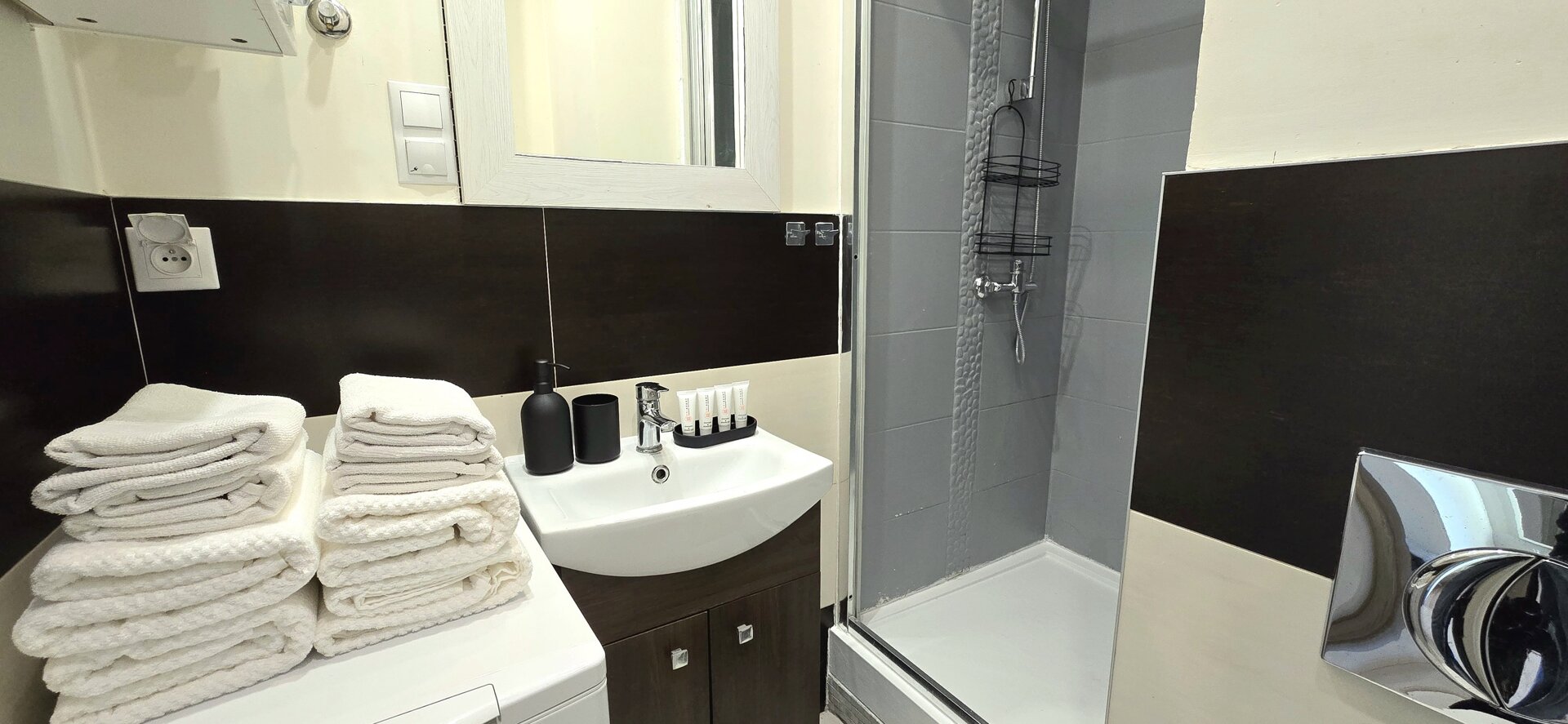 GO EMC2 SP. Z O.O. - 24